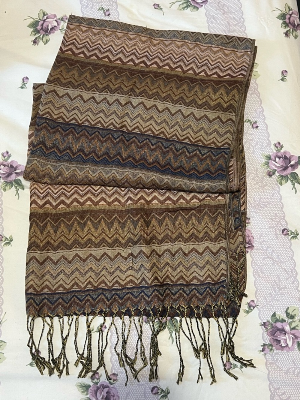 Chevron Pattern Woven Fringe Scarf in Brown and Blue